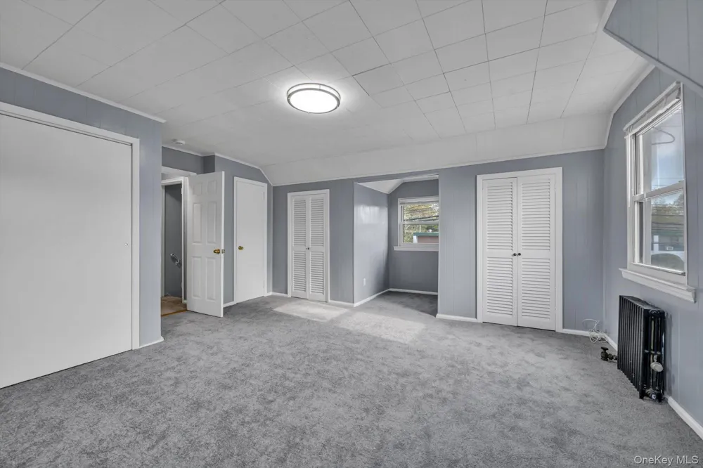 382 Old Country Road Mineola, NY 11501