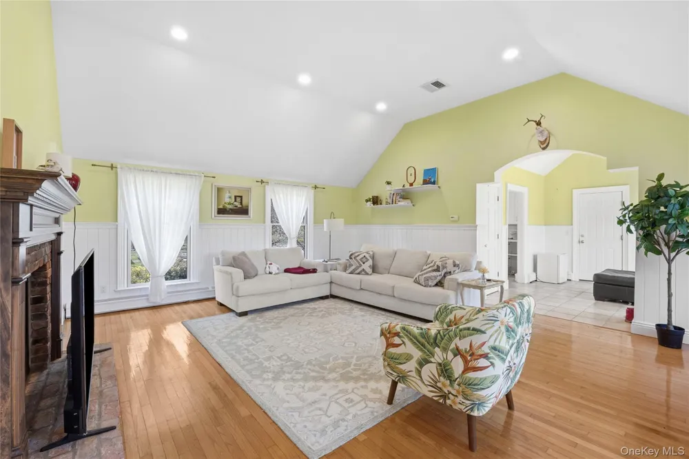 235 Centre Island Road Centre Island, NY 11771