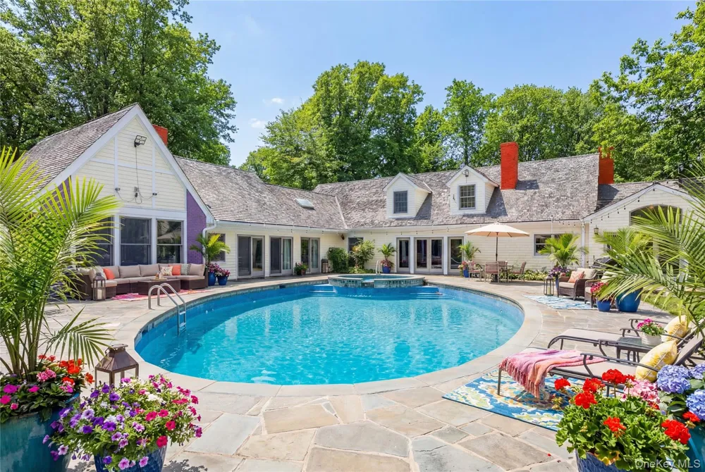 235 Centre Island Road Centre Island, NY 11771