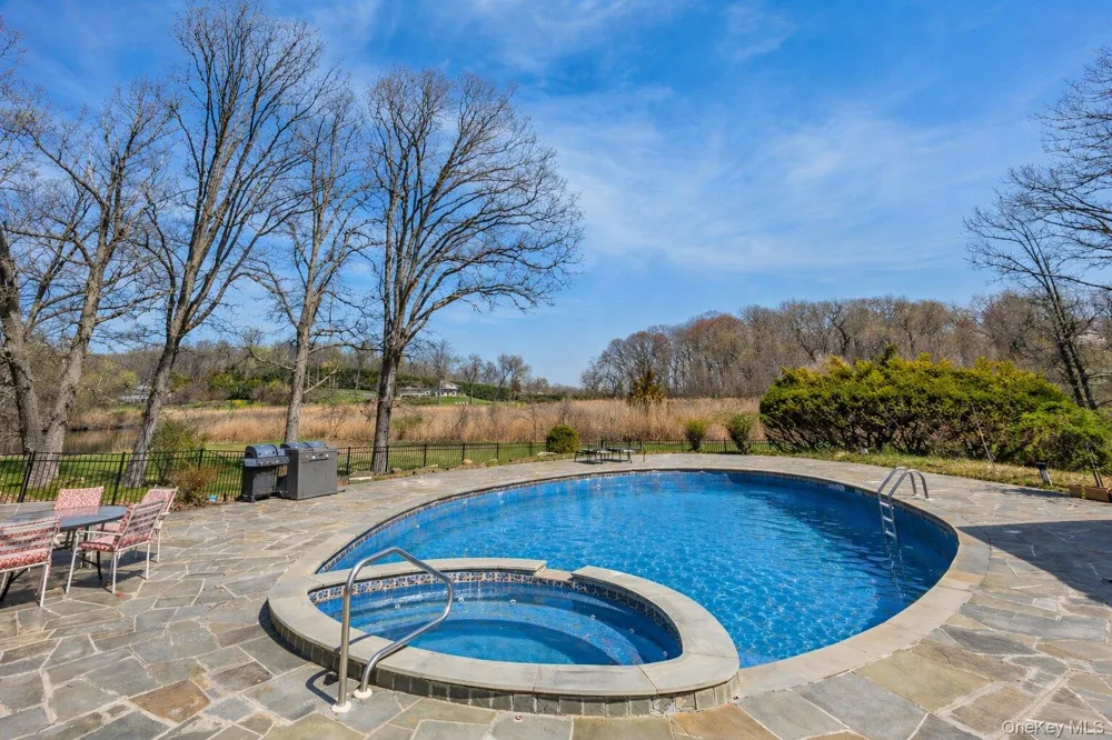 235 Centre Island Road Centre Island, NY 11771