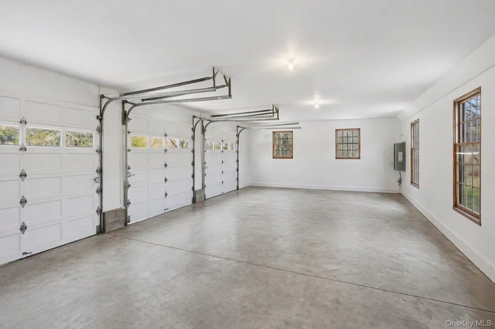235 Centre Island Road Centre Island, NY 11771
