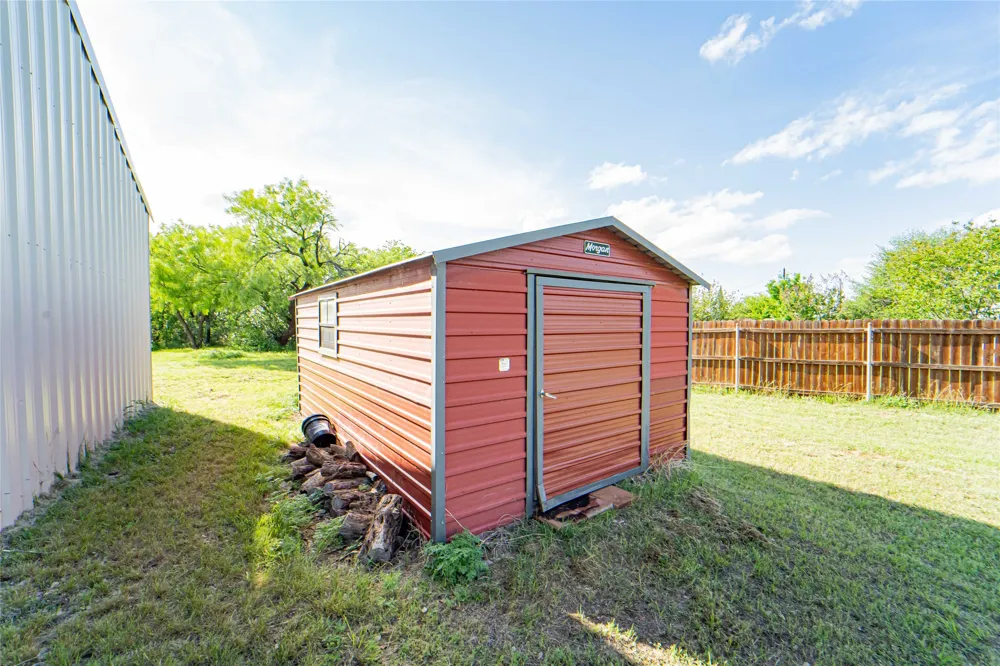 6574 County Road 322 Breckenridge, TX 76424