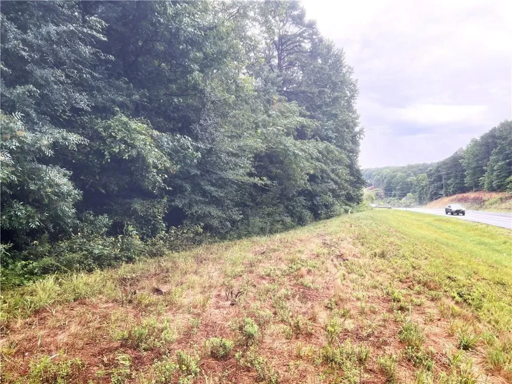 13 J R ROAD NE Cartersville, GA 30121