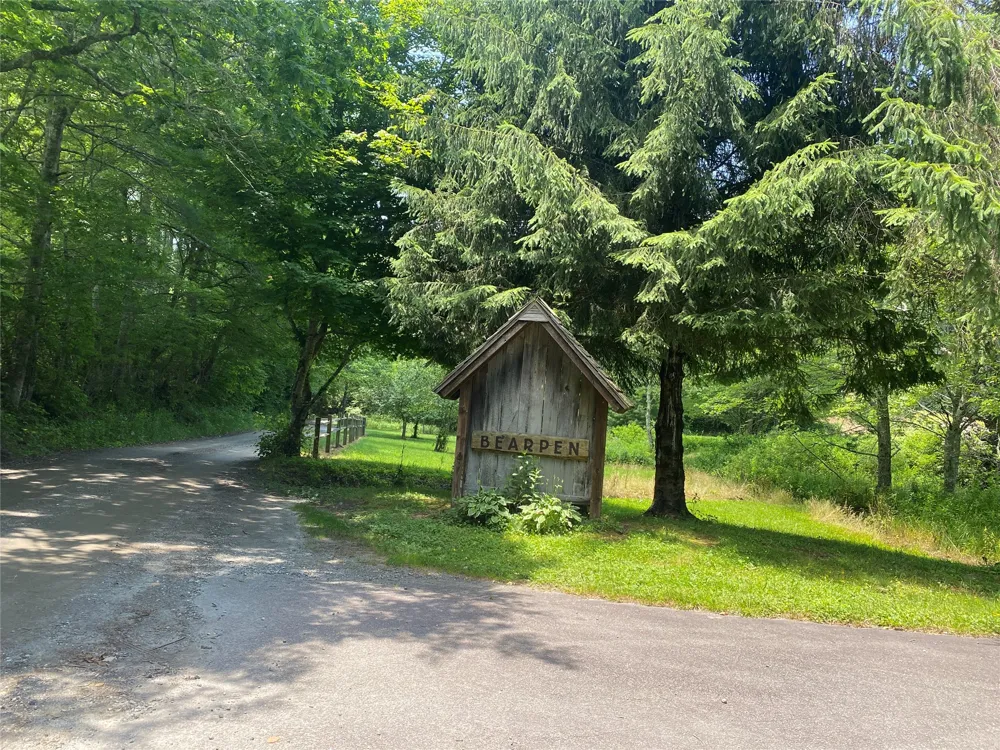 41 Wolf Knob Road Cullowhee, NC 28723