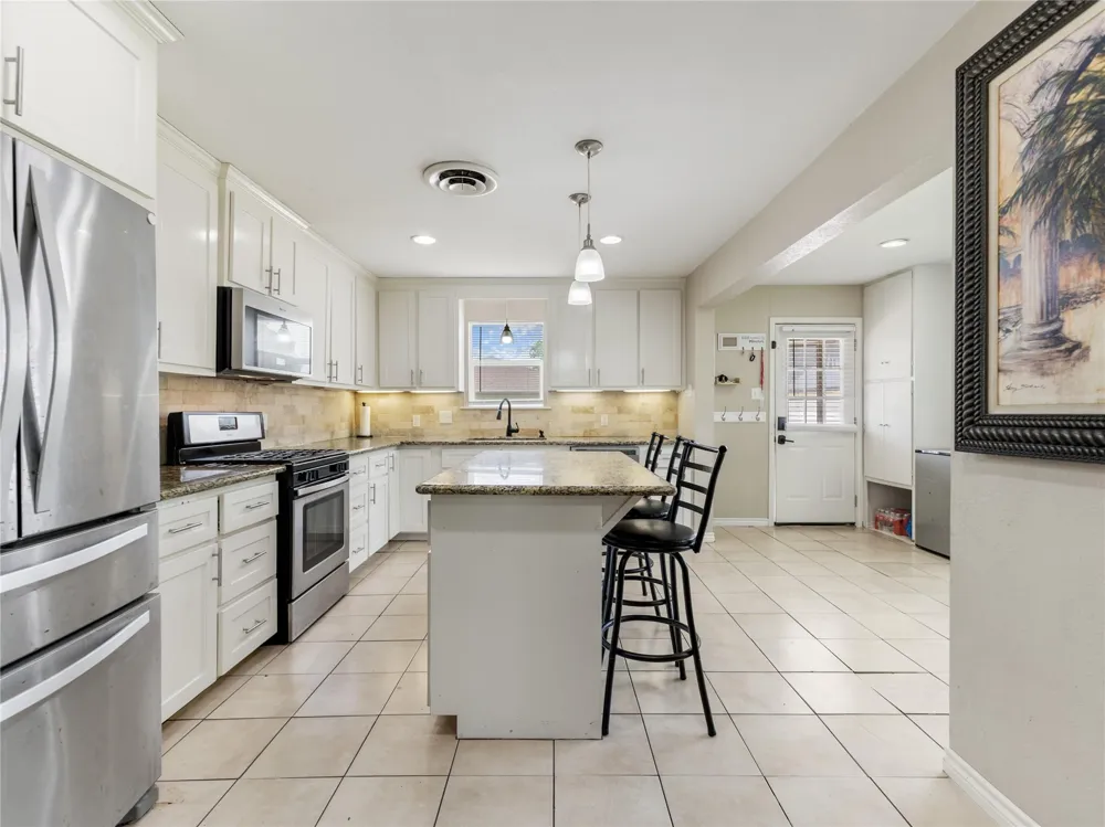 404 E Elizabeth Avenue Palacios, TX 77465