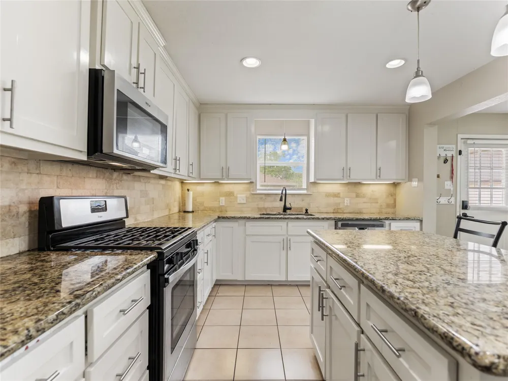 404 E Elizabeth Avenue Palacios, TX 77465