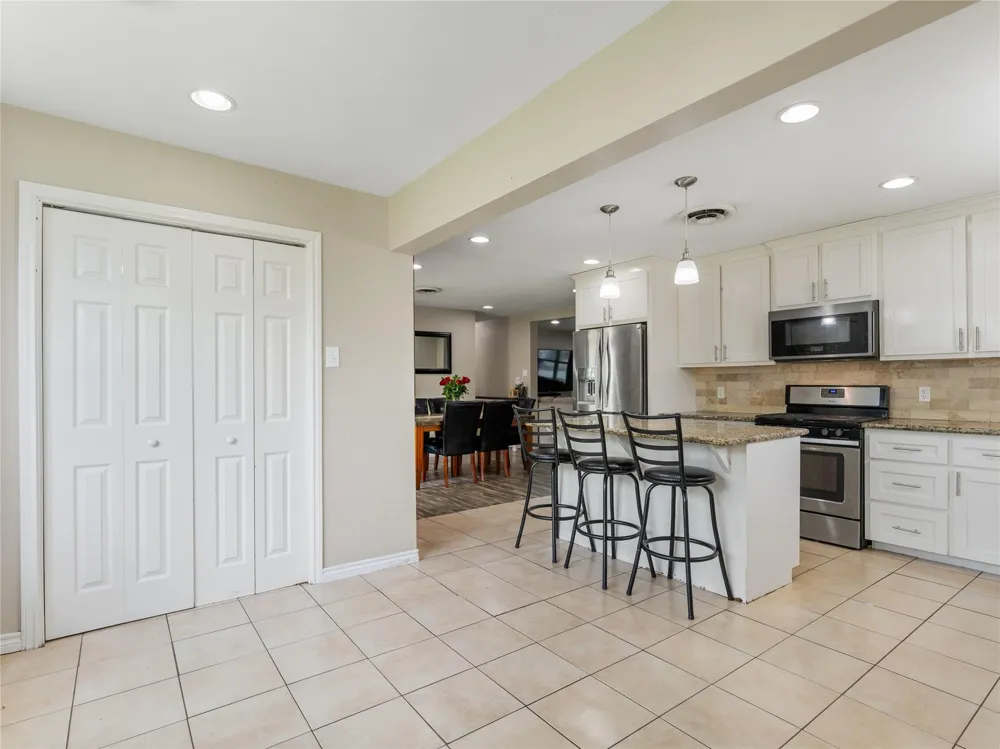 404 E Elizabeth Avenue Palacios, TX 77465