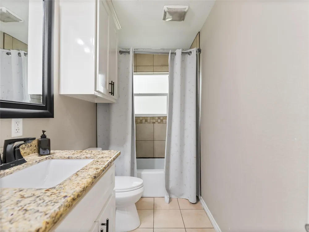 404 E Elizabeth Avenue Palacios, TX 77465
