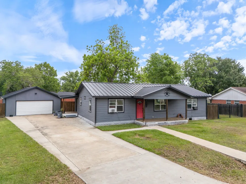 404 E Elizabeth Avenue Palacios, TX 77465