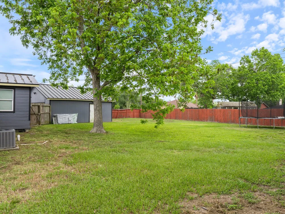 404 E Elizabeth Avenue Palacios, TX 77465