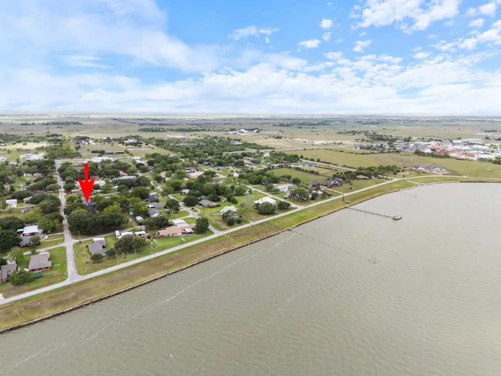 404 E Elizabeth Avenue Palacios, TX 77465