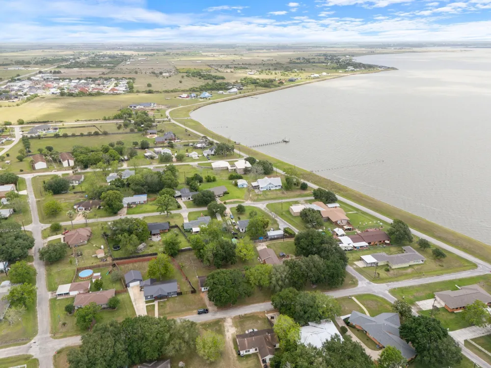 404 E Elizabeth Avenue Palacios, TX 77465