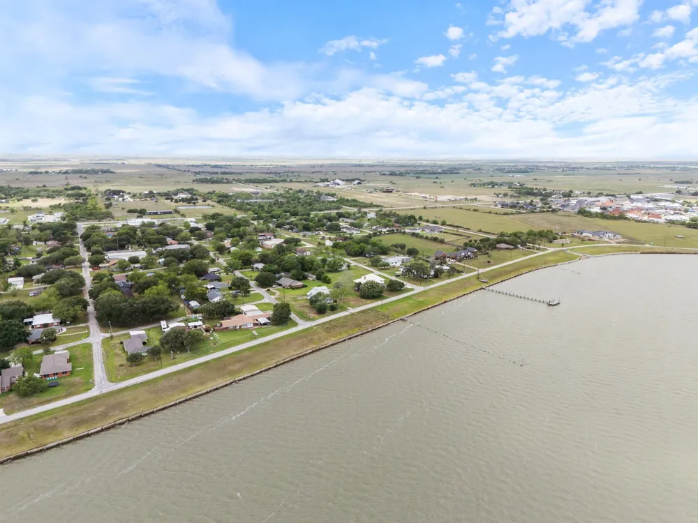 404 E Elizabeth Avenue Palacios, TX 77465