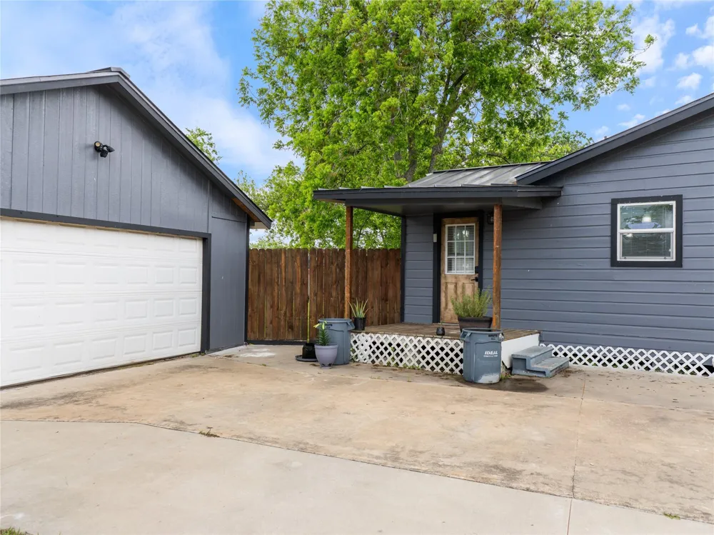 404 E Elizabeth Avenue Palacios, TX 77465