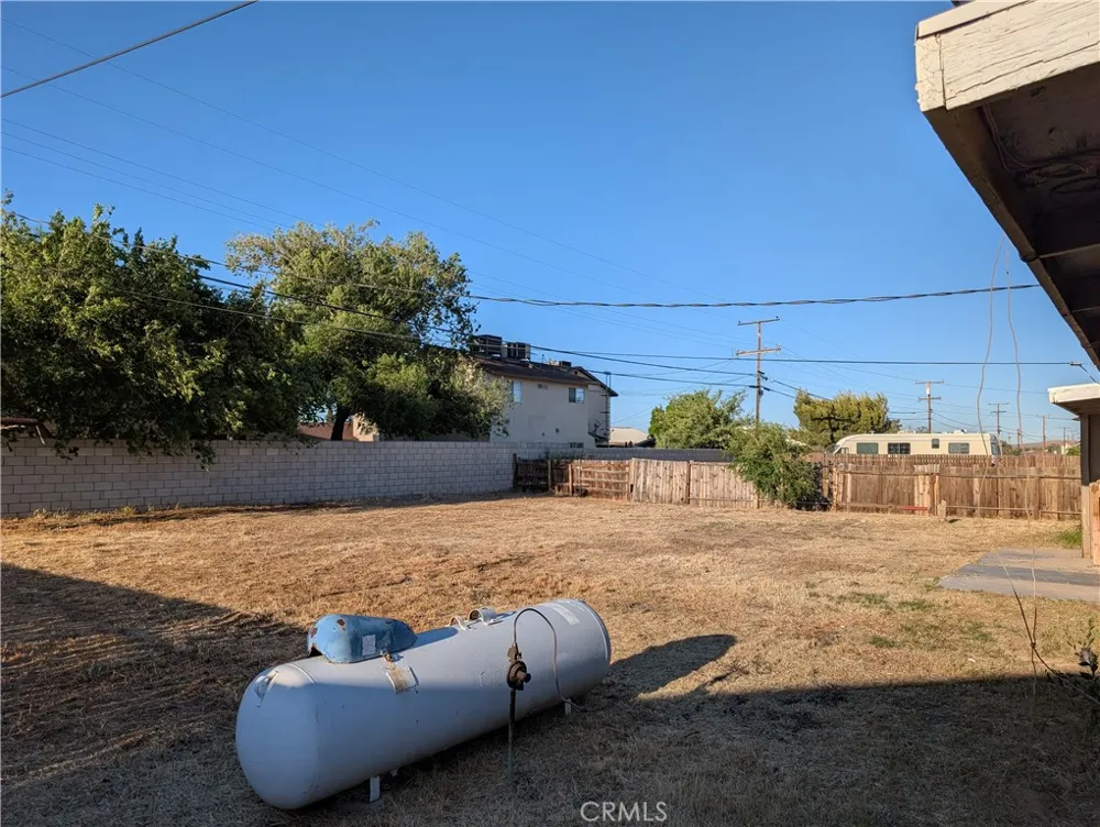 8711 Aspen California City, CA 93505
