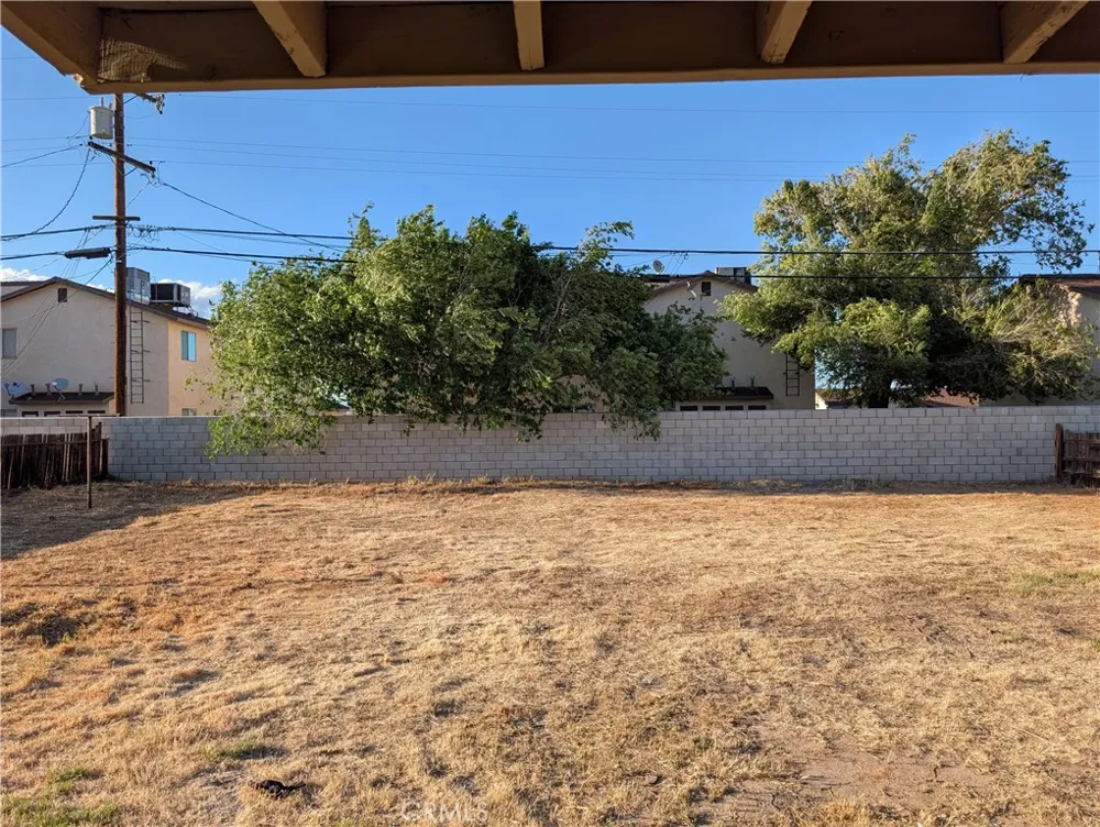 8711 Aspen California City, CA 93505