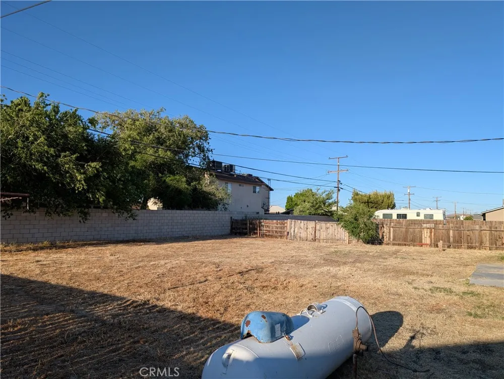 8711 Aspen California City, CA 93505