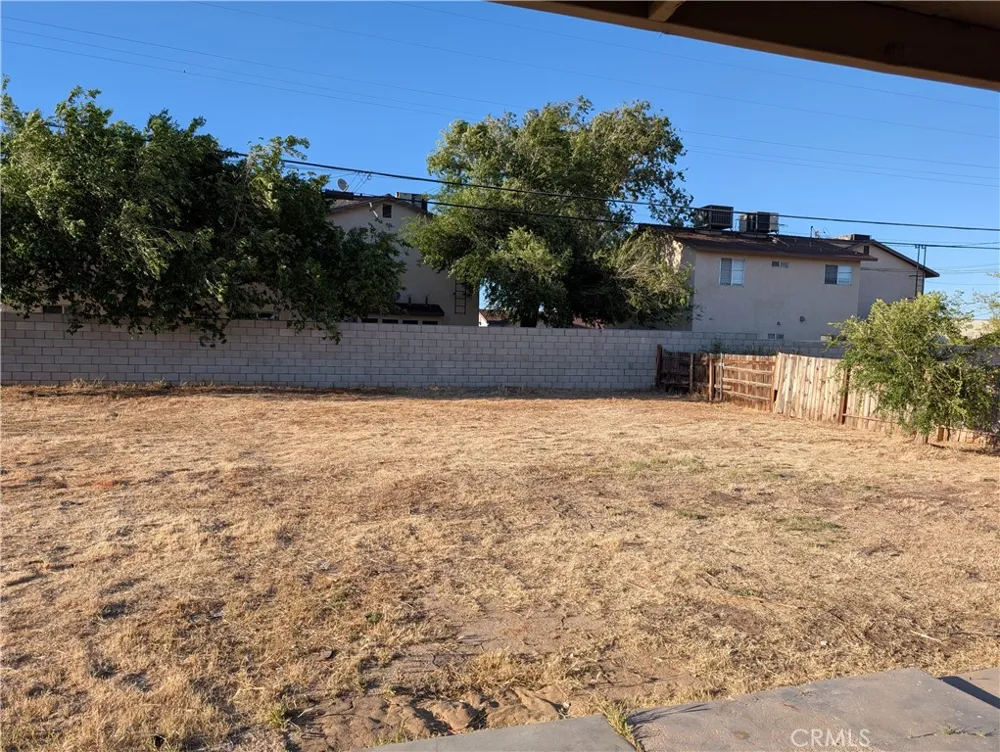8711 Aspen California City, CA 93505