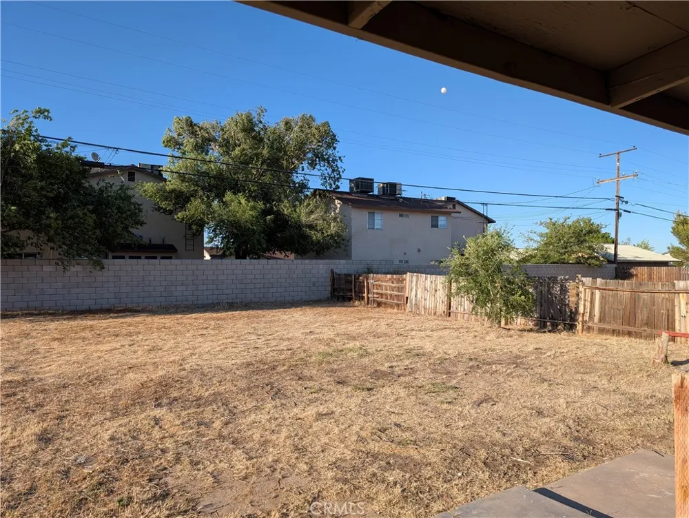 8711 Aspen California City, CA 93505