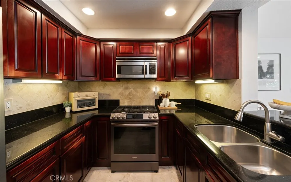 8512 Tuscany #222 Playa del Rey, CA 90293