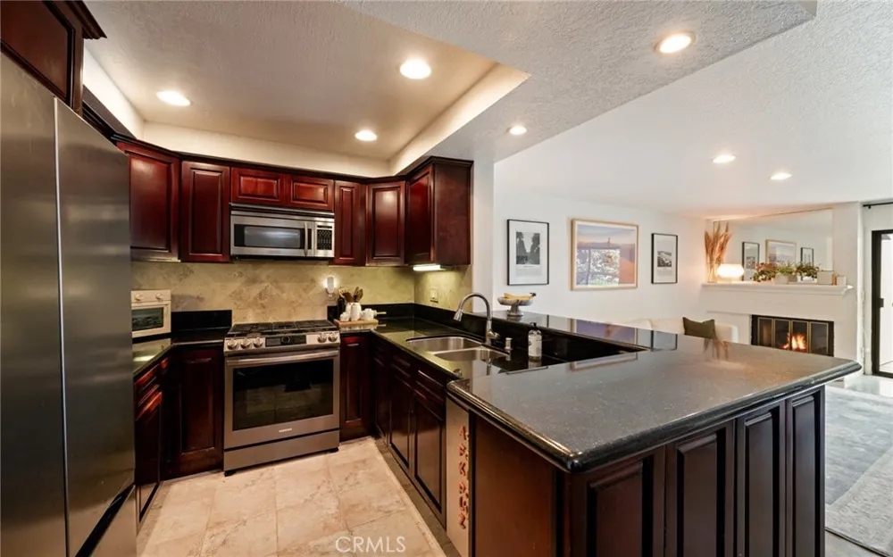 8512 Tuscany #222 Playa del Rey, CA 90293