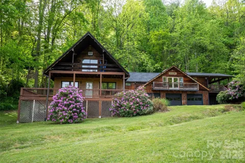 919 Country Club Drive