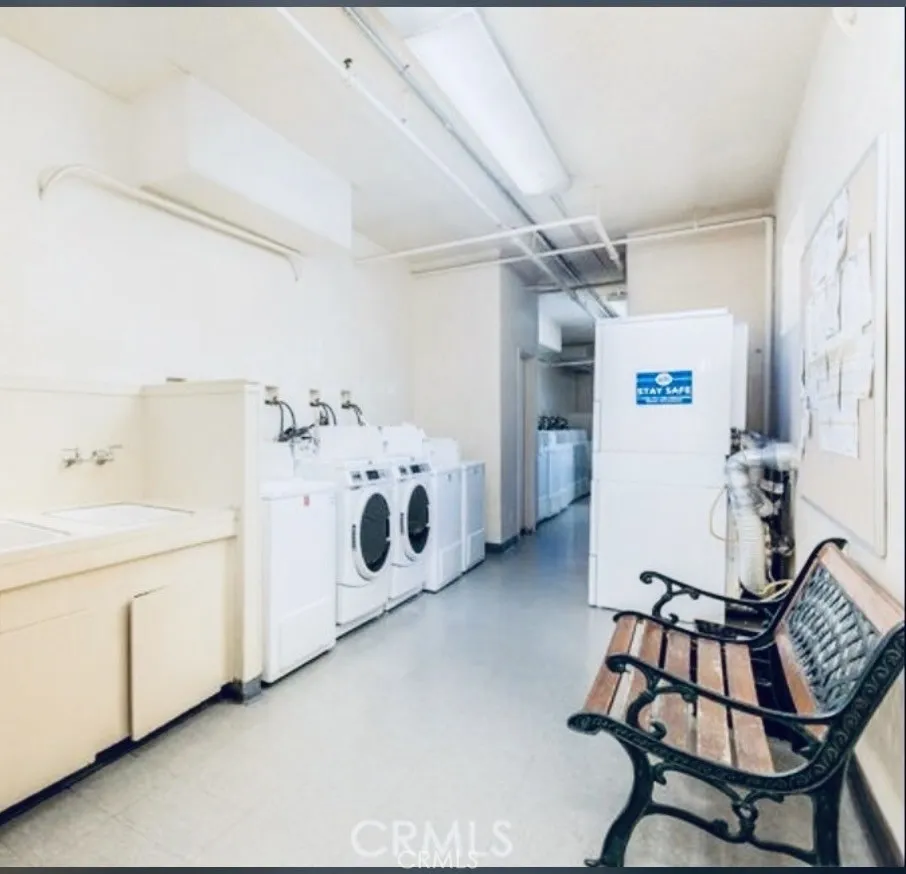 421 S La Fayette Park #214 Los Angeles, CA 90057