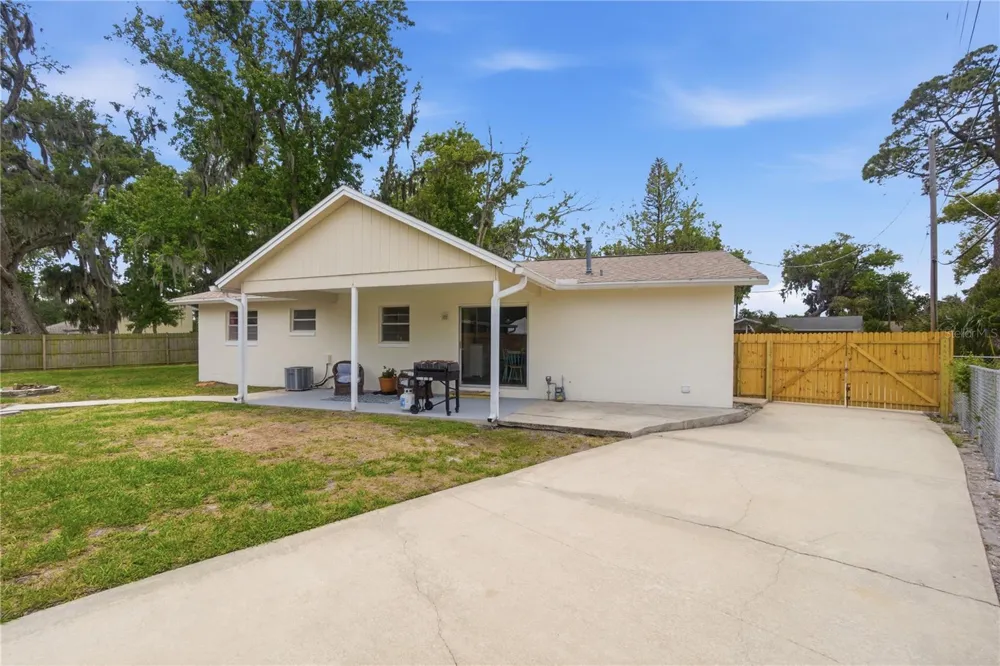 2861 W OAK LEA DRIVE South Daytona, FL 32119
