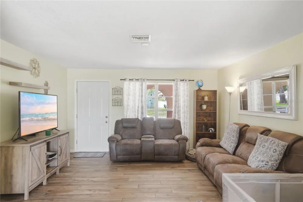 2861 W OAK LEA DRIVE South Daytona, FL 32119