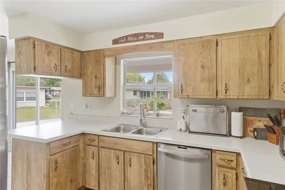 2861 W OAK LEA DRIVE South Daytona, FL 32119