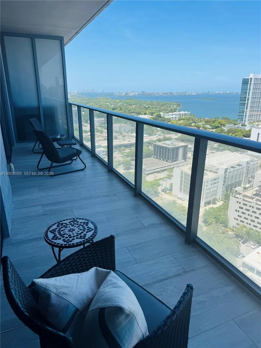 121 NE 34th St #2705 Miami, FL 33137
