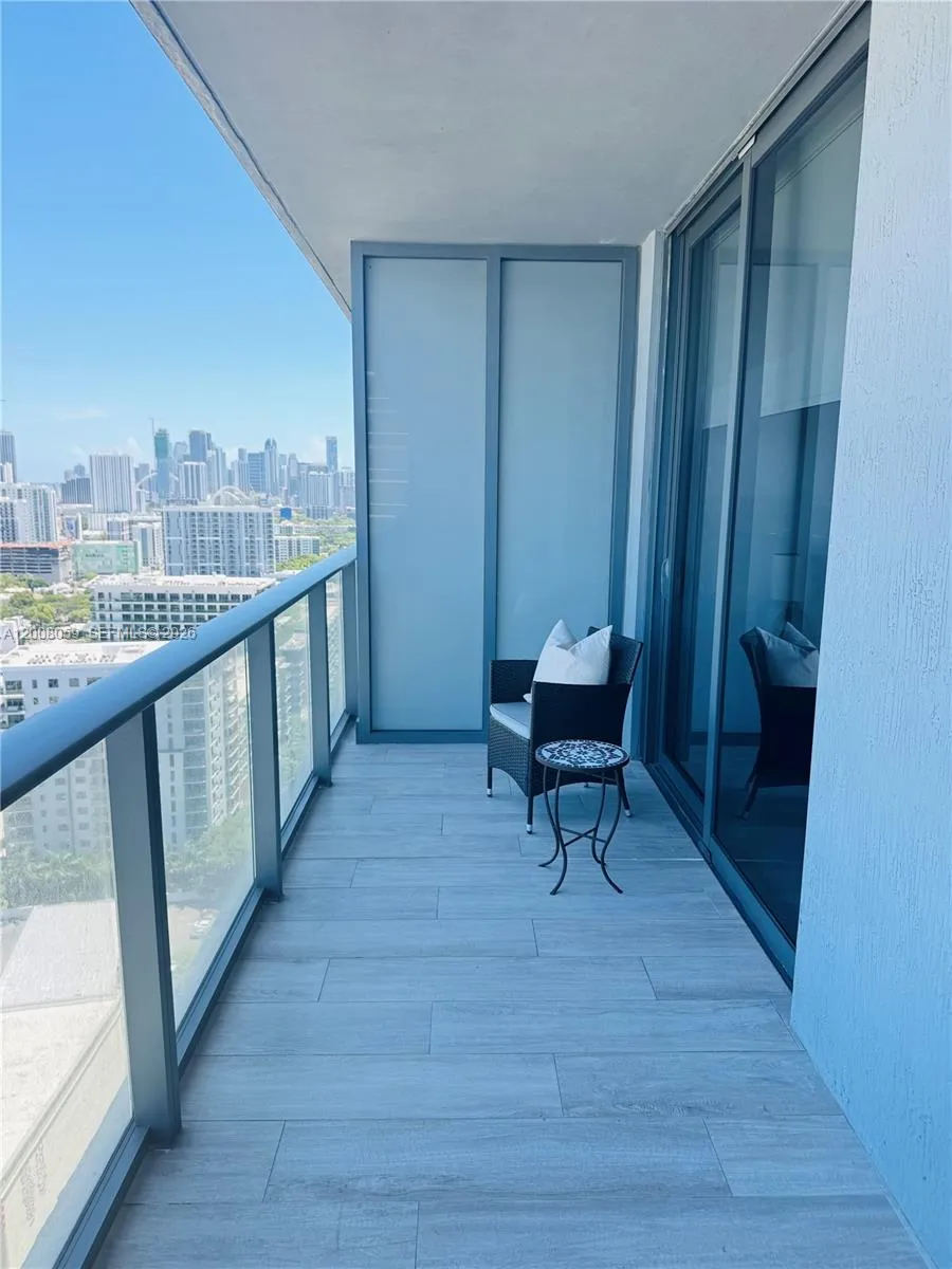 121 NE 34th St #2705 Miami, FL 33137