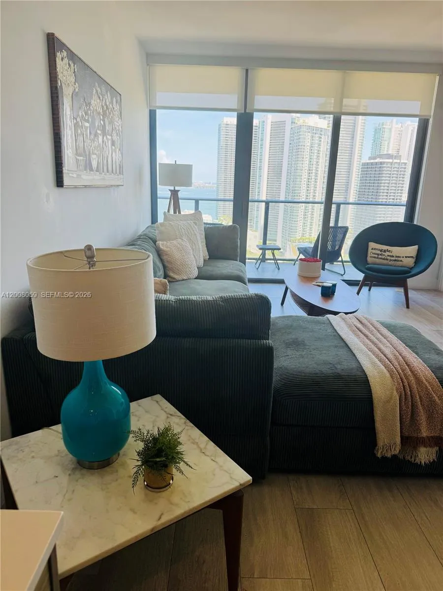 121 NE 34th St #2705 Miami, FL 33137