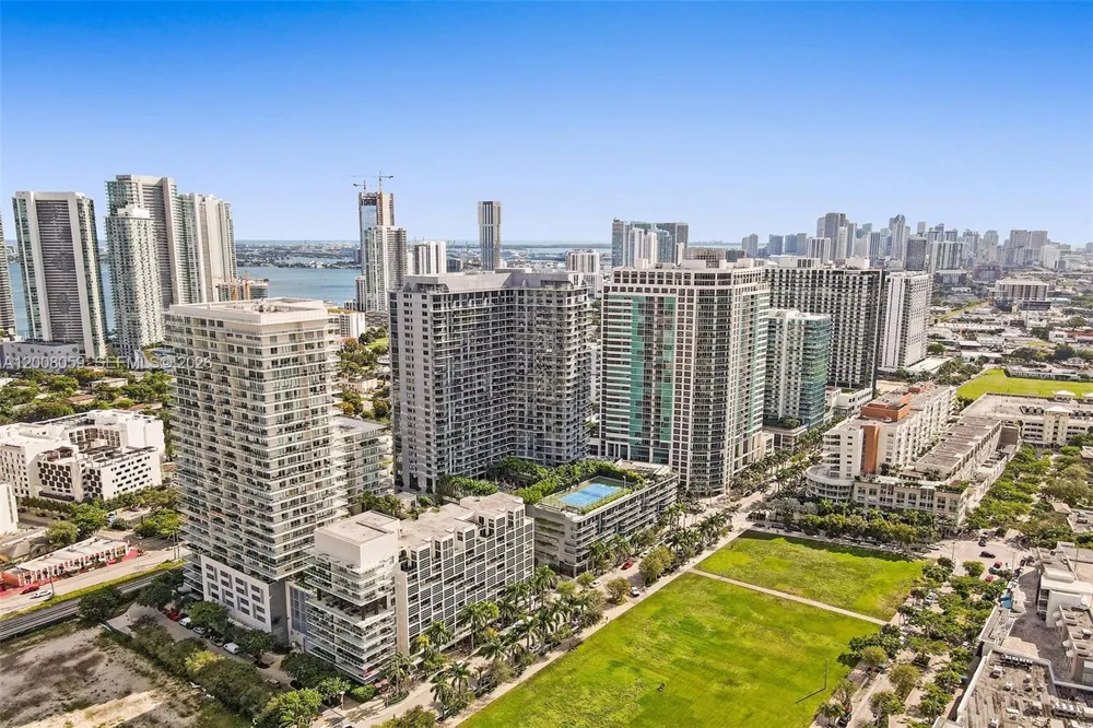 121 NE 34th St #2705 Miami, FL 33137