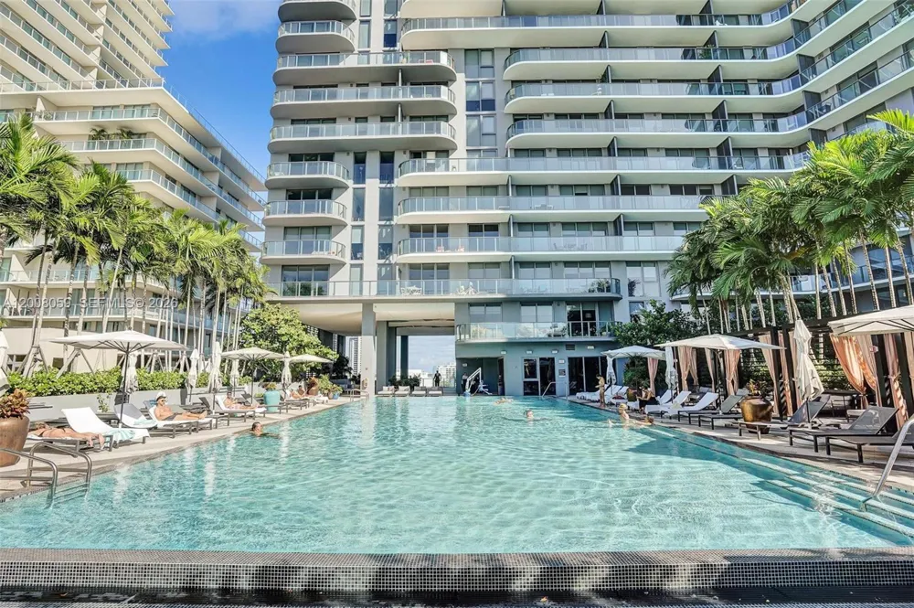 121 NE 34th St #2705 Miami, FL 33137