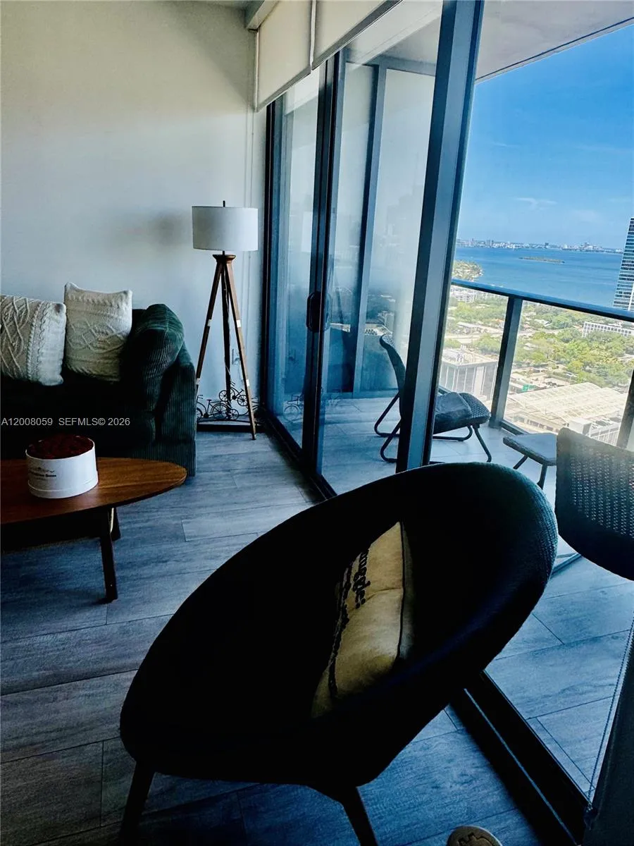 121 NE 34th St #2705 Miami, FL 33137