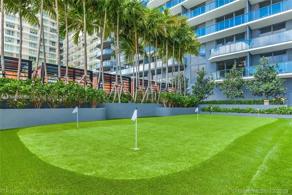 121 NE 34th St #2705 Miami, FL 33137