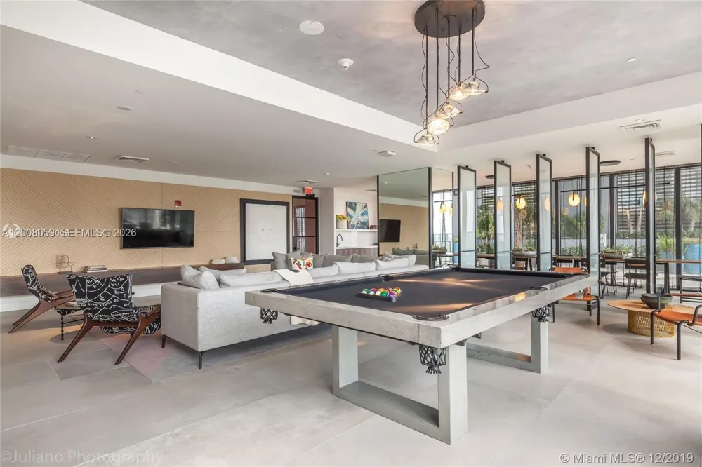 121 NE 34th St #2705 Miami, FL 33137