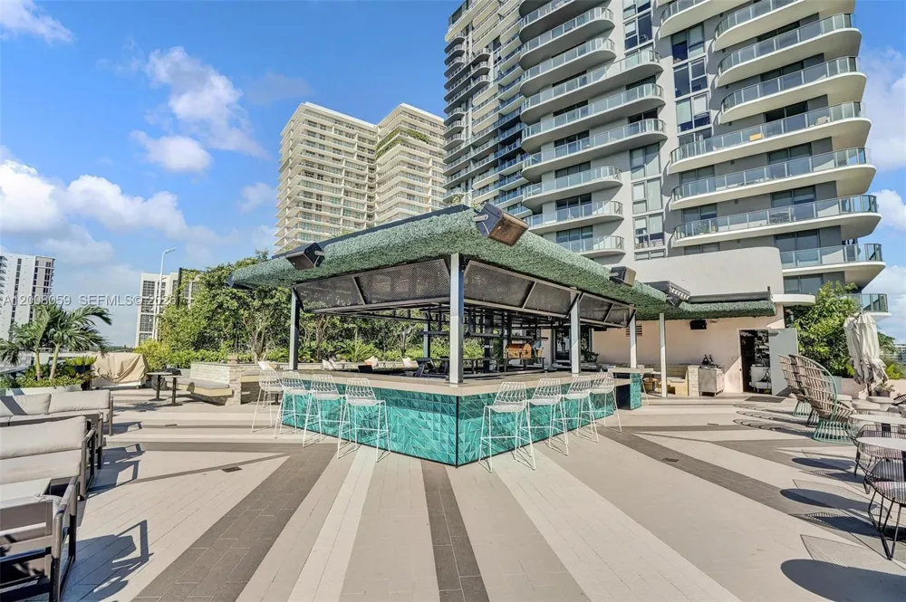 121 NE 34th St #2705 Miami, FL 33137