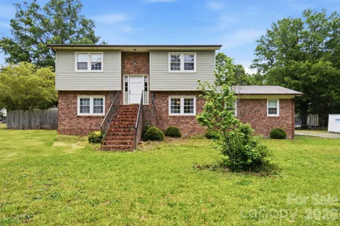 908 Forest Drive