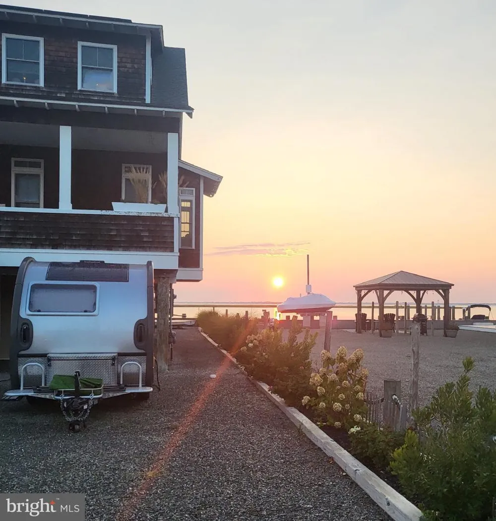 1333 AVENUE A Manahawkin, NJ 08050