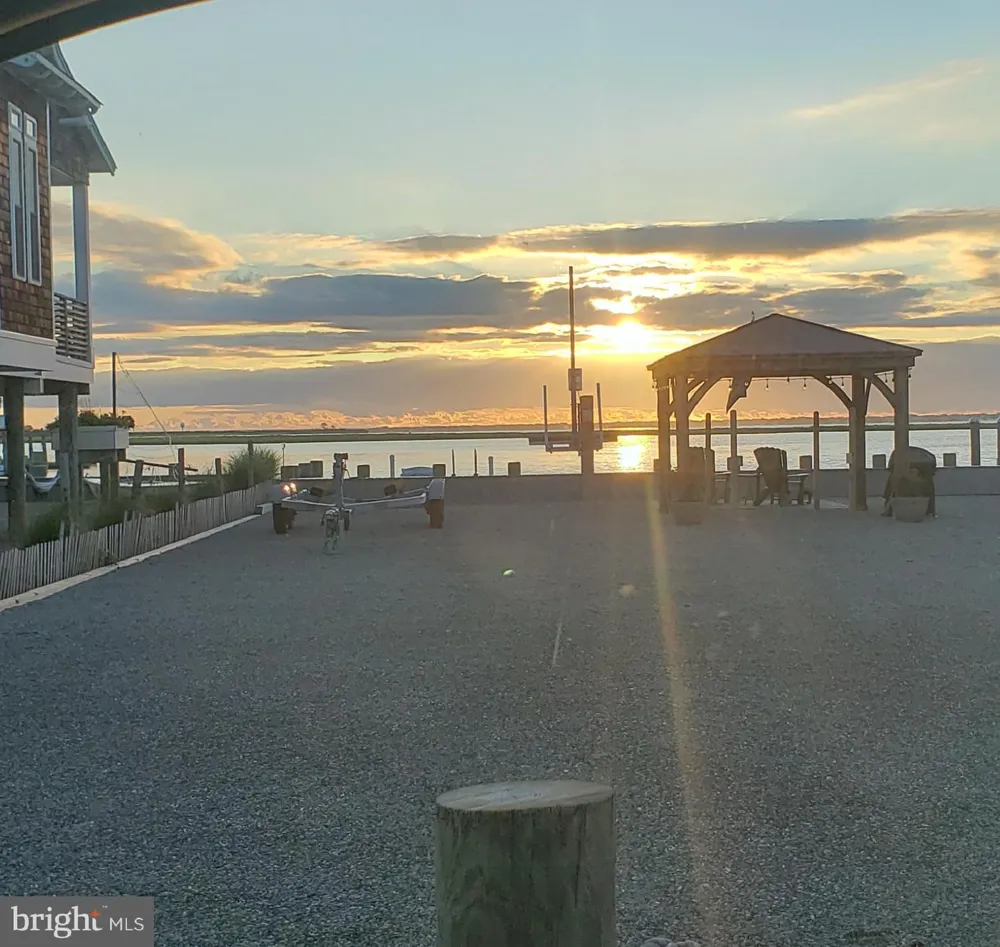 1333 AVENUE A Manahawkin, NJ 08050