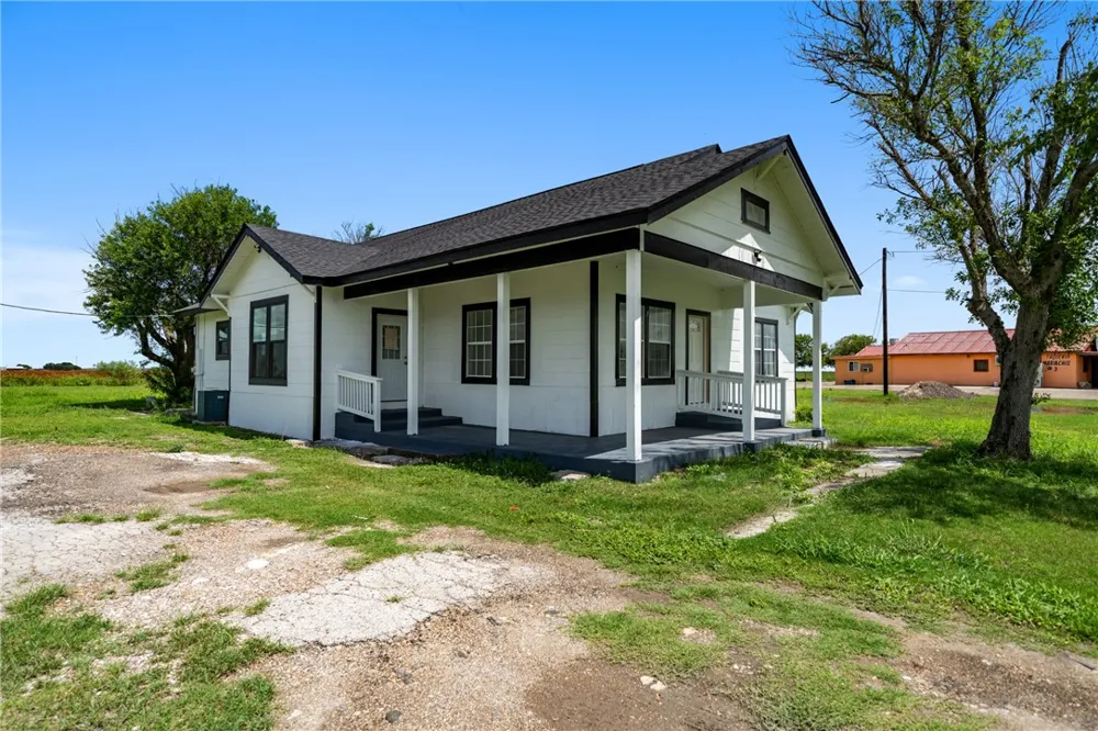 598 Business Highway 77 Bishop, TX 78343