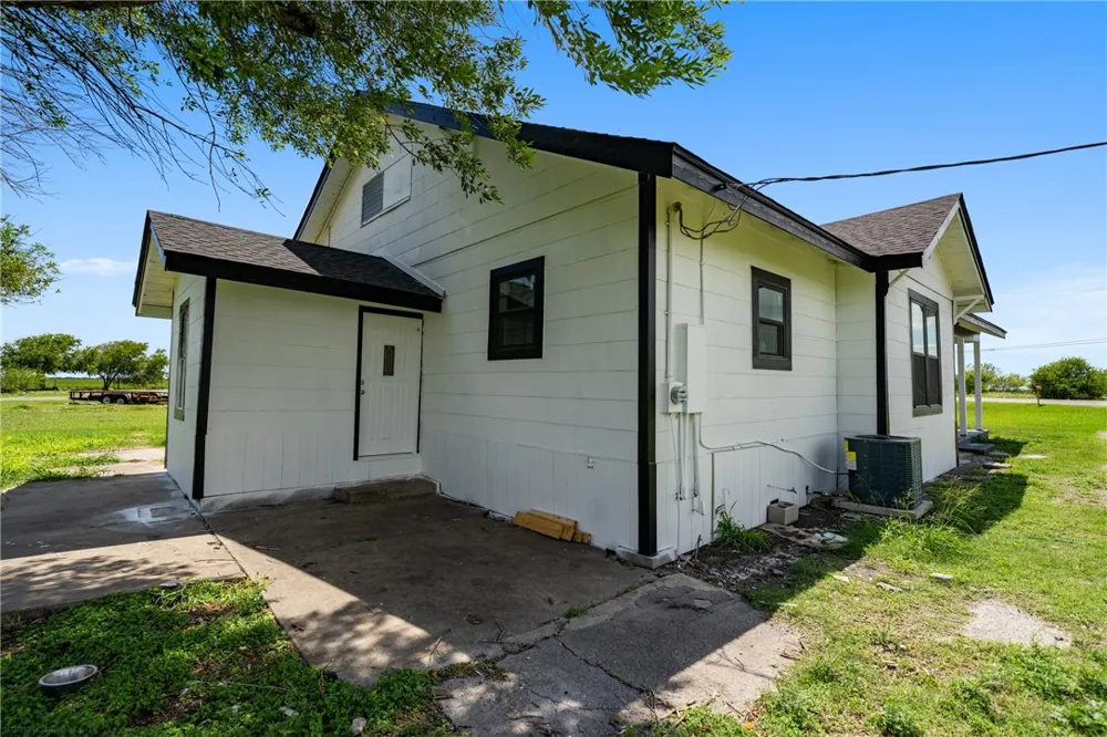 598 Business Highway 77 Bishop, TX 78343