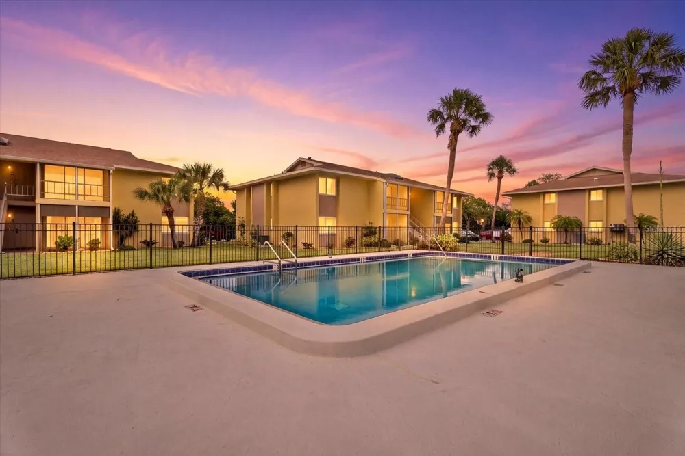 101 LOUELLA LANE #10 Nokomis, FL 34275