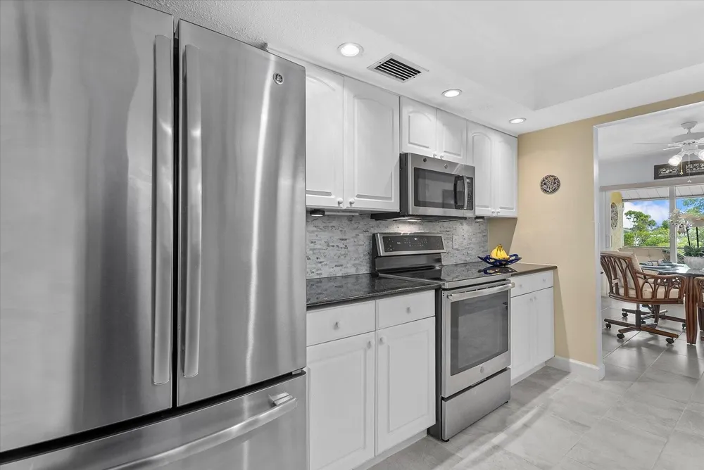 101 LOUELLA LANE #10 Nokomis, FL 34275