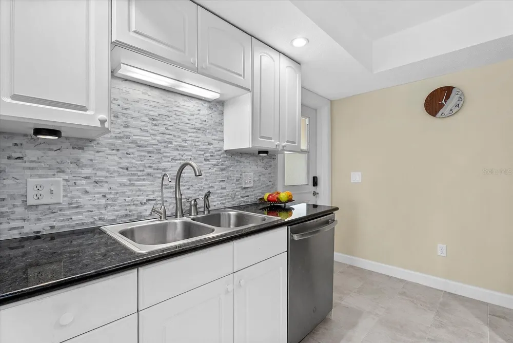 101 LOUELLA LANE #10 Nokomis, FL 34275