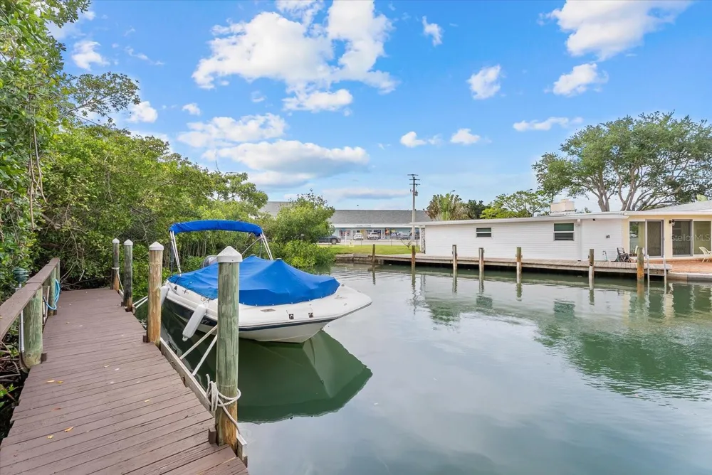 101 LOUELLA LANE #10 Nokomis, FL 34275