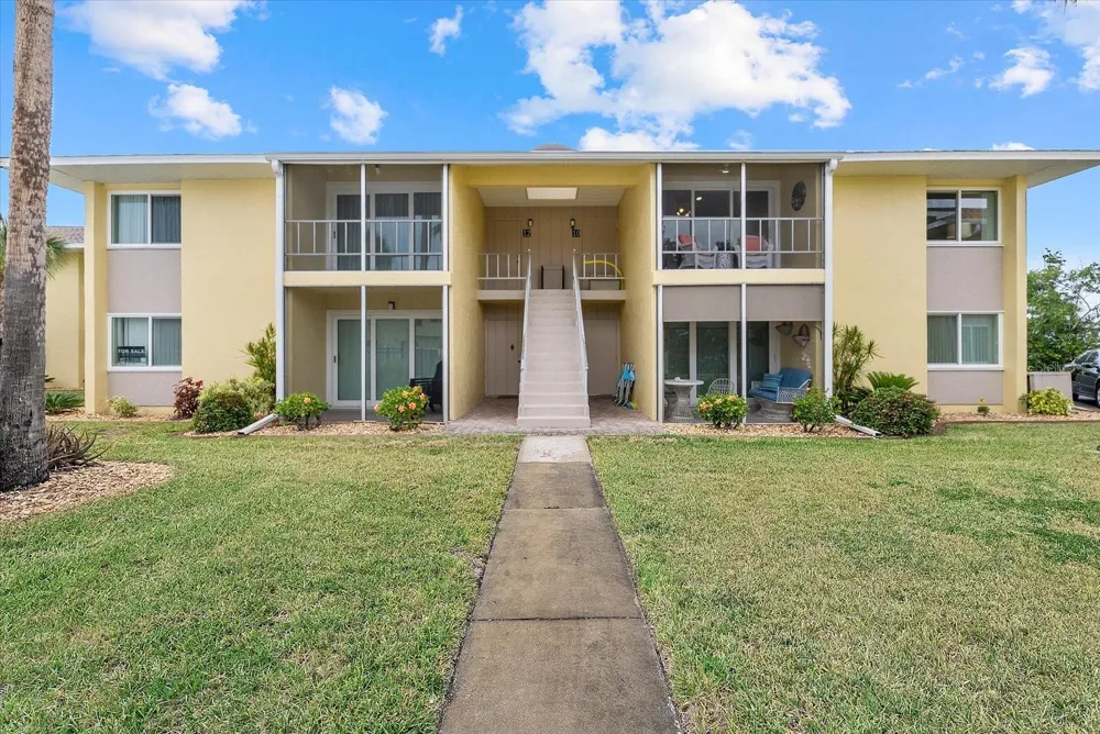 101 LOUELLA LANE #10 Nokomis, FL 34275
