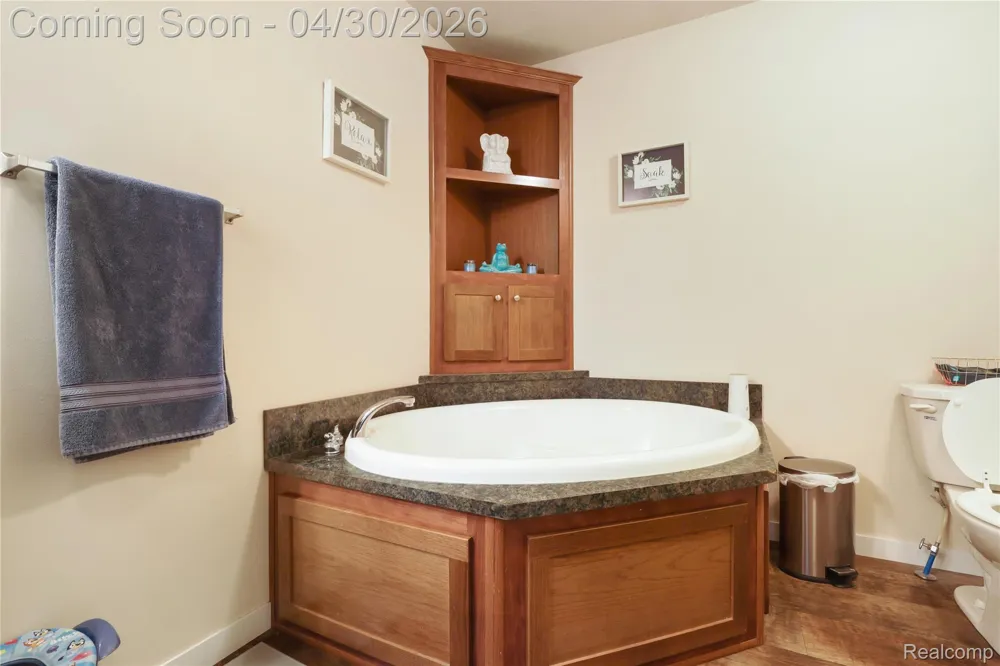 6267 Imperial Dr. Tyrone Township, MI 48430